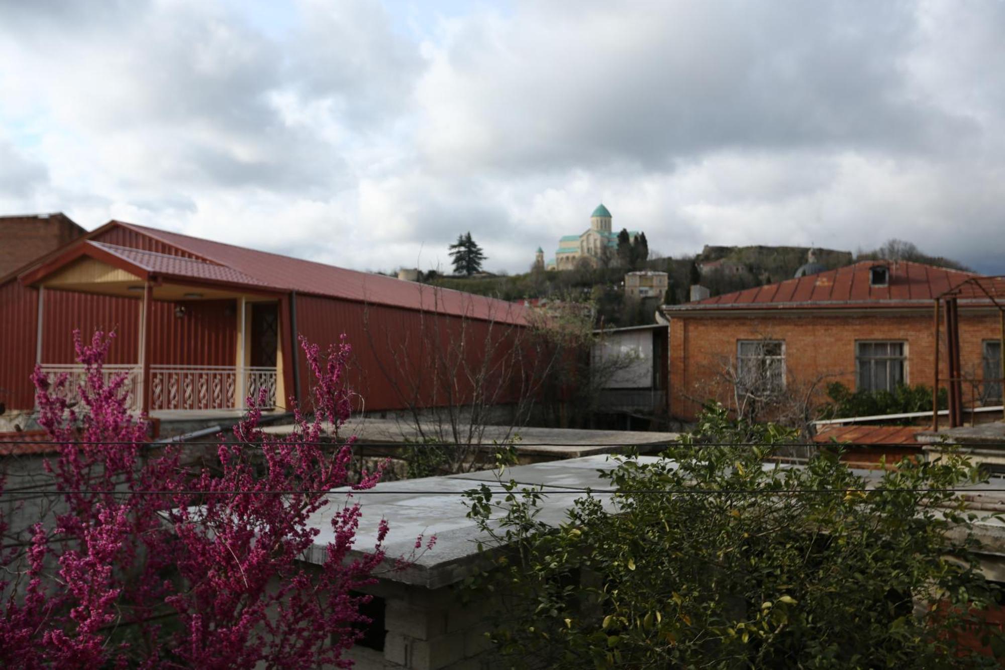 Feola Hostel Kutaisi Luaran gambar